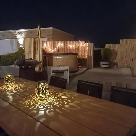 בית נופש Pura Vida Panorama Oud Ade